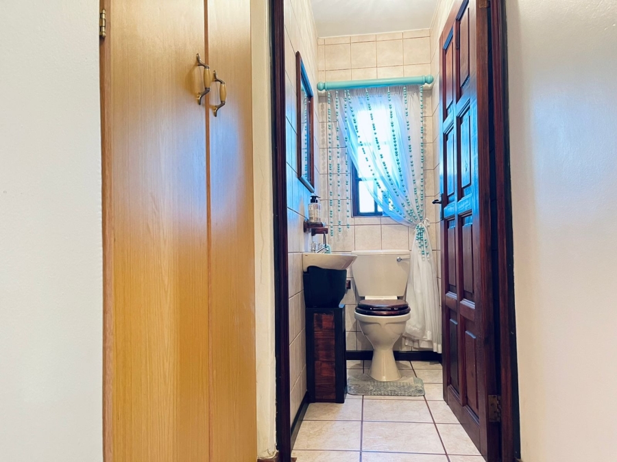 4 Bedroom Property for Sale in Oos Einde North West
